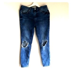 NWT Free People Women Size 29 Blue Jean with Holes